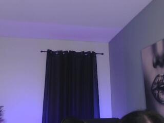 Tia Bella webcam model stream image