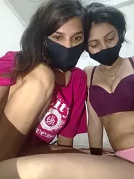 pooja_riya webcam model stream image