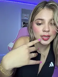 _Alicee_1 webcam model stream image