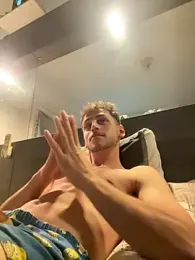 z4nett1 webcam stripchat model stream image