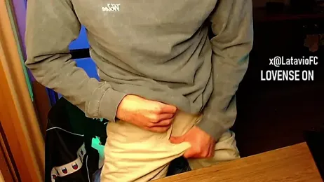 Midnighter_ webcam model stream image