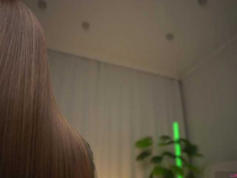 Eva_ webcam model stream image