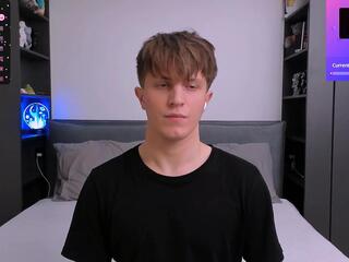 Curtis Crew webcam model stream image
