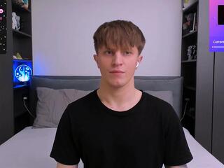 Curtis Crew webcam model stream image