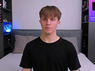 Curtis Crew webcam model stream image