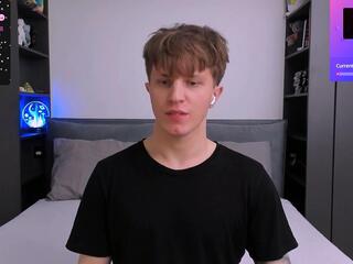 Curtis Crew webcam model stream image