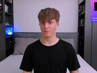 Curtis Crew webcam model stream image