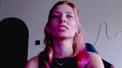 Karoline121 webcam model stream image