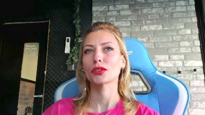 Karoline121 webcam model stream image