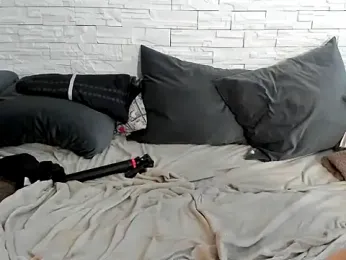 TheFroggskys webcam model stream image