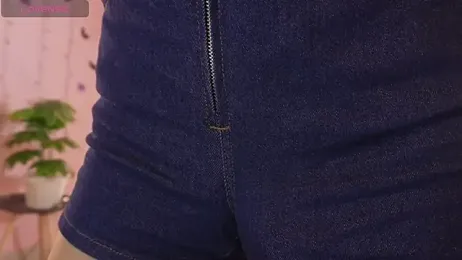 Bella19_ webcam stripchat model stream image