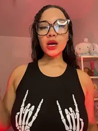 MadelineBenet webcam stripchat model stream image