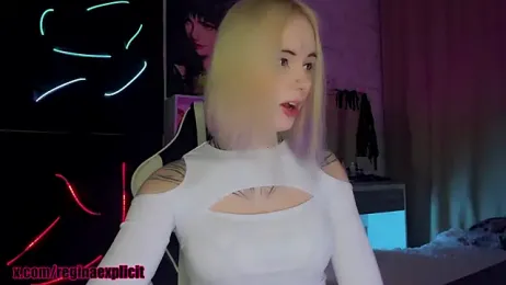 snake__bites webcam model stream image