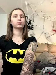 HotCaramellsTV webcam model stream image