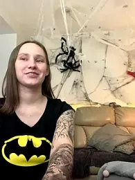 HotCaramellsTV webcam model stream image