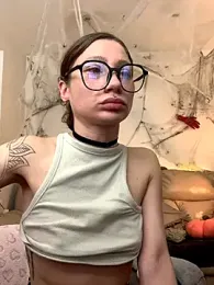 HotCaramellsTV webcam model stream image