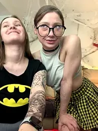 HotCaramellsTV webcam model stream image