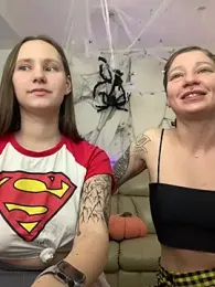 HotCaramellsTV webcam model stream image