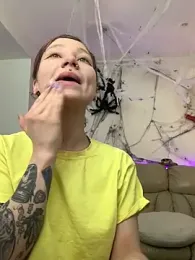 HotCaramellsTV webcam model stream image