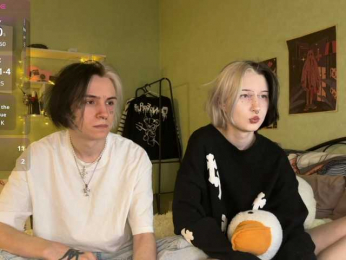 VeryRareTwins webcam model stream image