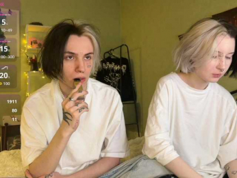 VeryRareTwins webcam model stream image