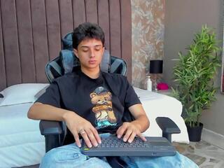 Ethan Lowell webcam model stream image