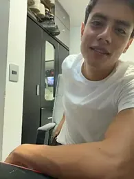 Fernandoroddd webcam stripchat model stream image