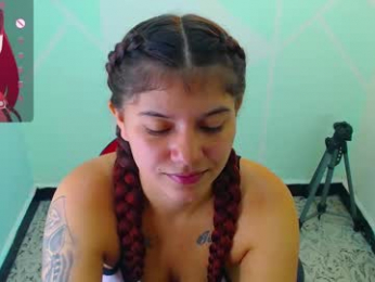 krissone_1 webcam model stream image