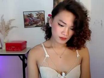 curly_19girl webcam model stream image