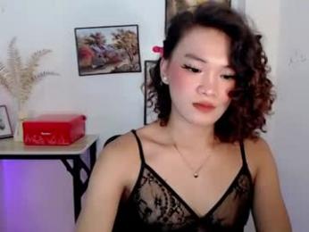 curly_19girl webcam model stream image