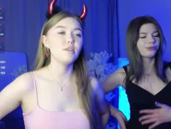 berry_bloom webcam chaturbate model stream image