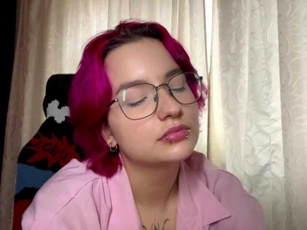 YoungAvenoso webcam model stream image