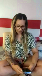 desireemilf webcam model stream image