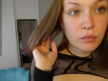 yess_kiki webcam model stream image