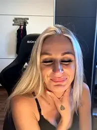 Liana_Lou webcam model stream image