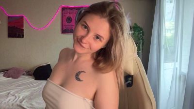 BlazingBlonde webcam model stream image