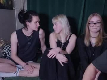 _adrenalinee_ webcam model stream image