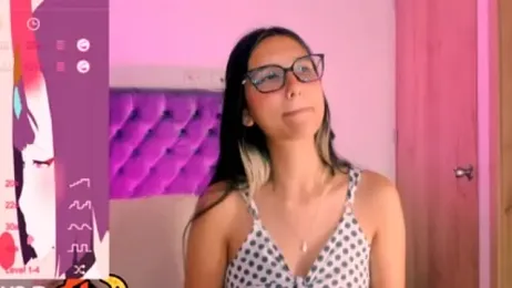 Luniverse webcam stripchat model stream image