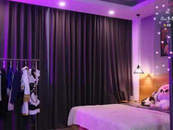 holliwould_ webcam model stream image