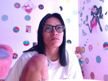 Yaumiiko webcam model stream image