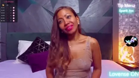 ElyaQuinn webcam model stream image