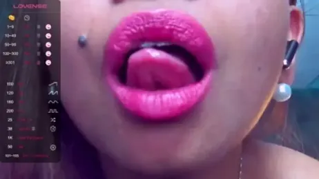 ElyaQuinn webcam model stream image