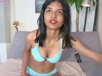 yuliethpetite webcam chaturbate model stream image