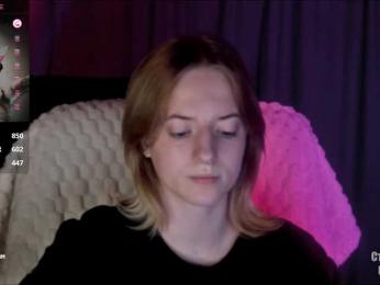 HeyAlise webcam model stream image