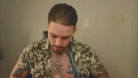 Ades_Lowe webcam model stream image