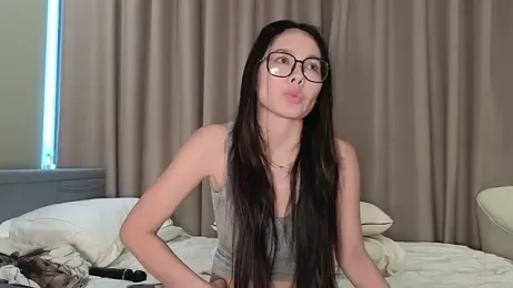 LucyNuty webcam model stream image