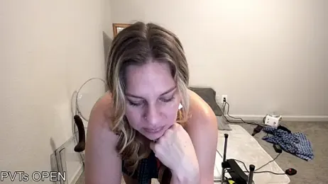 Peaches_N_Kreme webcam model stream image