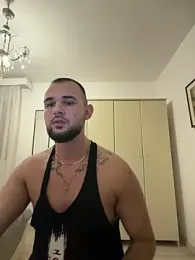 LunaFoxTip webcam model stream image