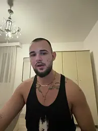 LunaFoxTip webcam model stream image