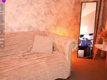 mikiikiwi webcam model stream image